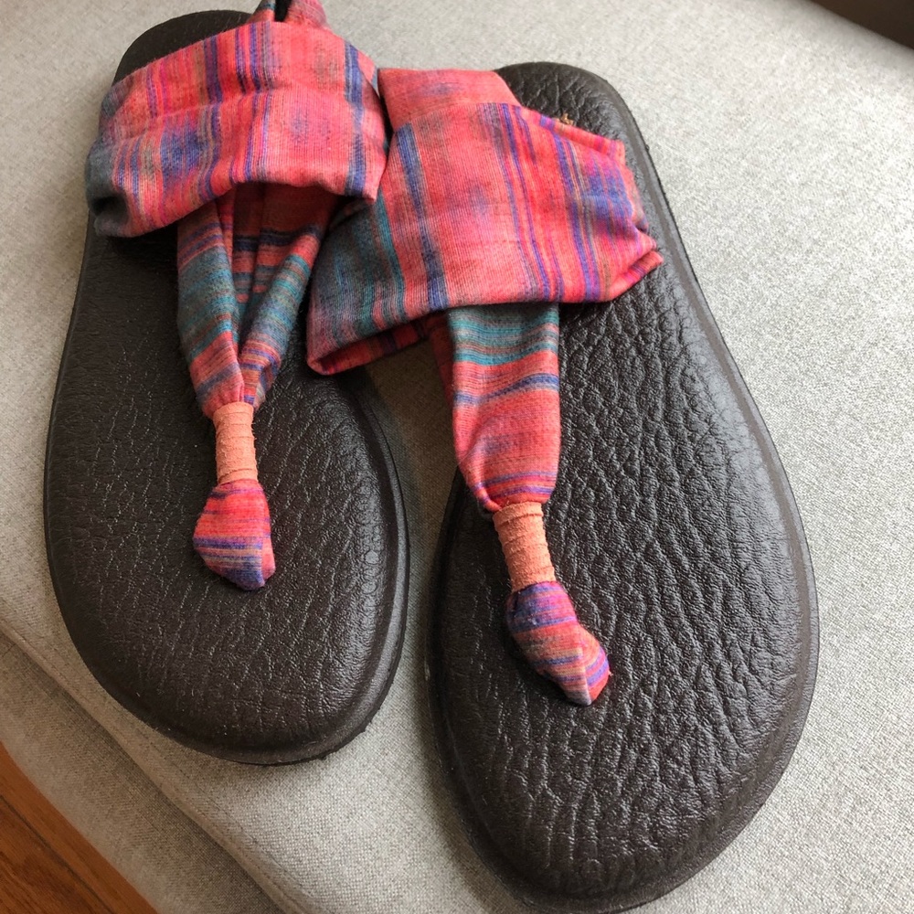 NWT Sanuk yoga sling 2 sandals